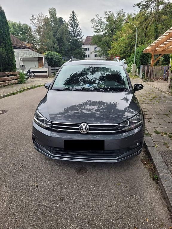 Grau Gebraucht 2019 VW Touran IQ Drive Van / Kleinbus | 21.000 € (Guter Preis) - Bild 1/4