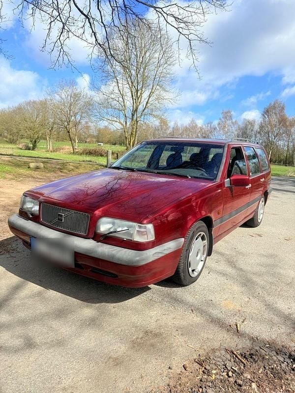 Second-hand Volvo 850 144 CP (105 kW) 1994 Roșu Berlinǎ