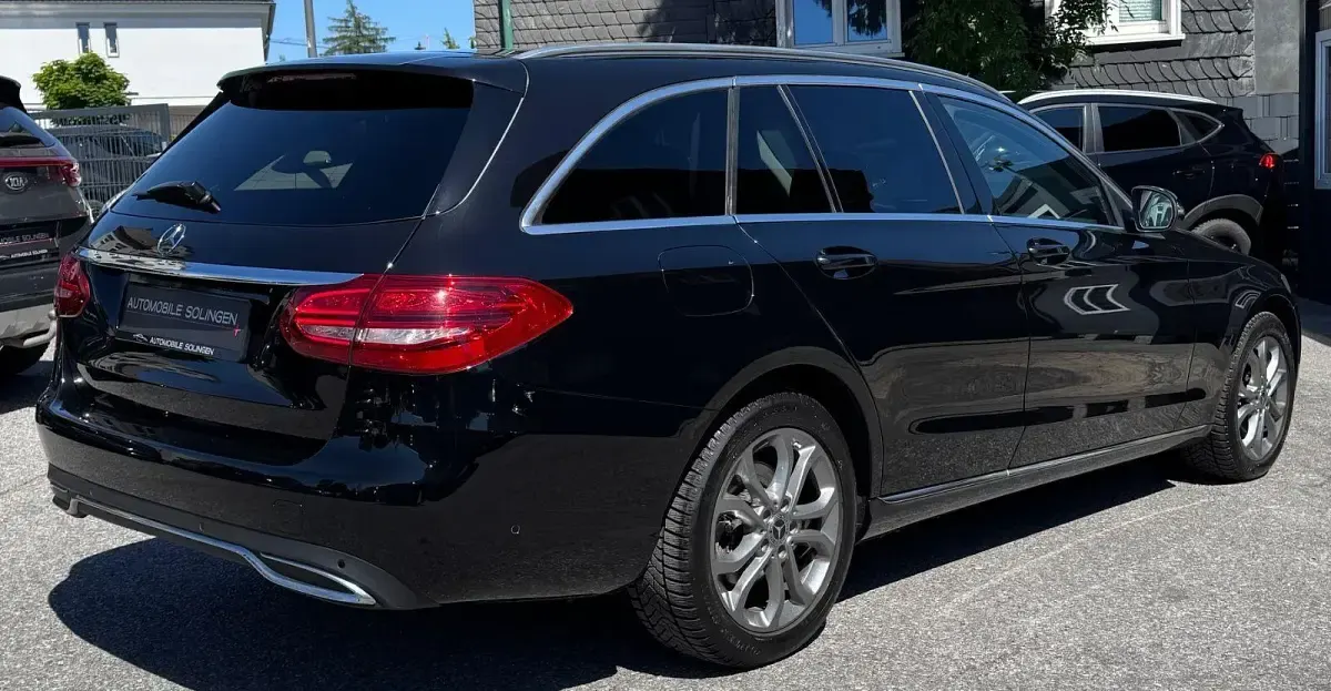 Gebraucht Mercedes C250 204 PS (150 kW) 2017 Schwarz Kombi