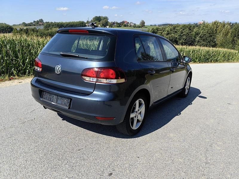 Gebraucht VW Golf VI Highline 105 PS (77 kW) 2011 Blau Kleinwagen