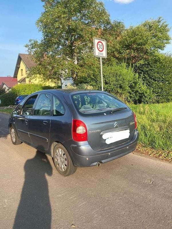 Gebraucht 2007 Citroën Xsara Picasso Exclusive Van / Kleinbus | 2.800 € (Fairer Preis) - Bild 1/4