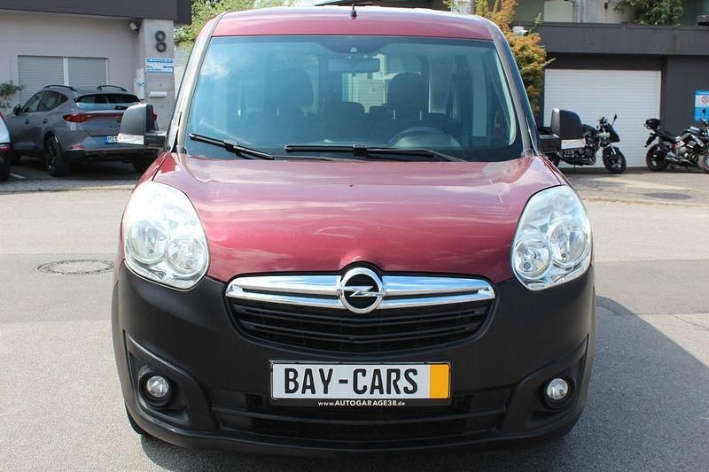Rot Gebraucht 2014 Opel Combo Selection Van / Kleinbus | 6.990 € (Fairer Preis) - Bild 1/4