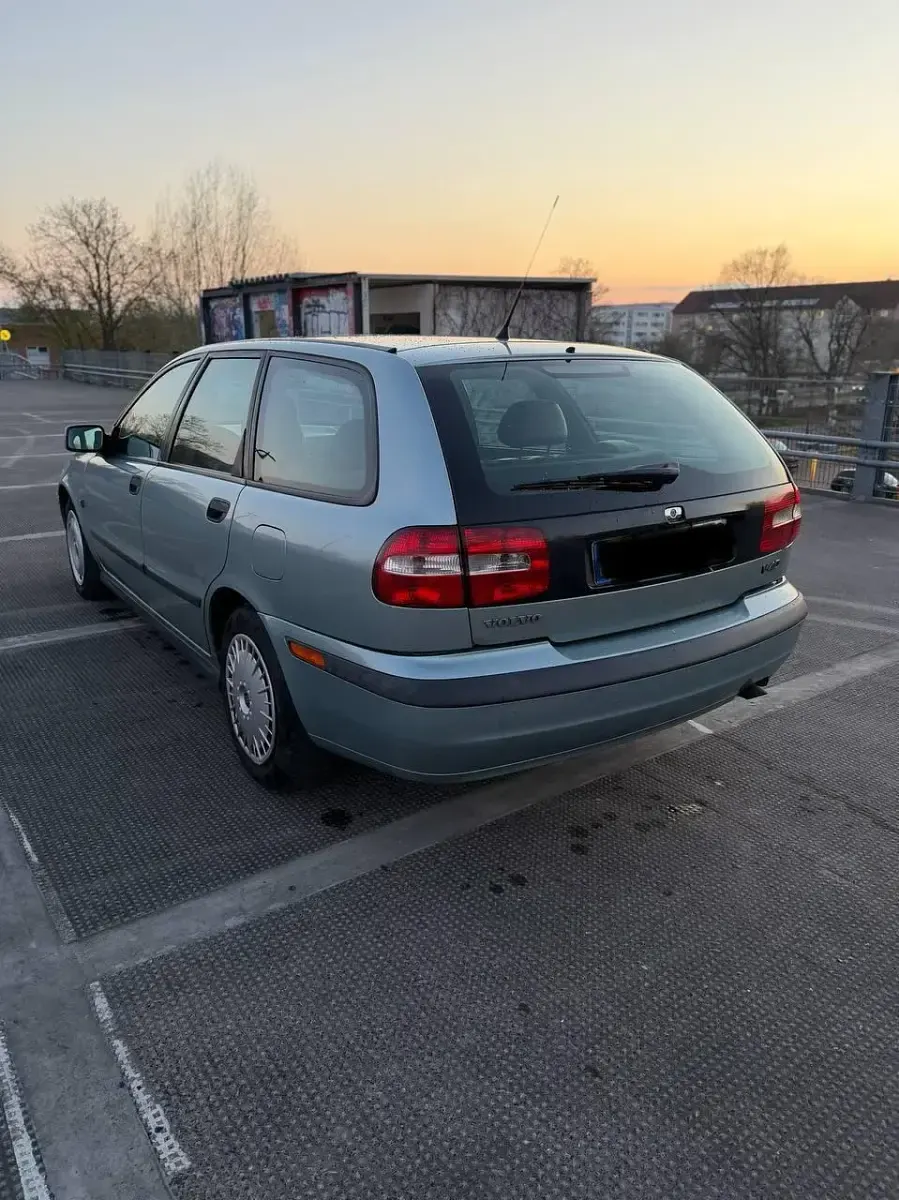 Gebraucht Volvo V40 115 PS (84 kW) 2003 Grau Kombi