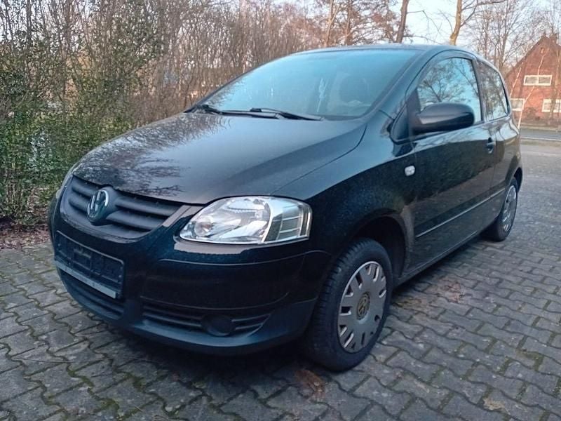 Gebraucht VW Fox 54 PS (39 kW) 2008 Schwarz Kleinwagen