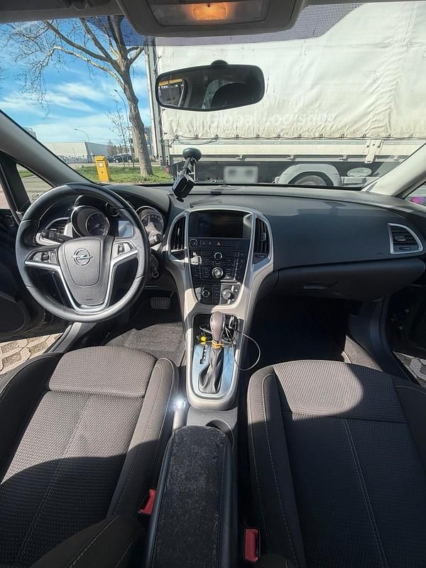 Gebraucht Opel Astra 165 PS (121 kW) 2012 Schwarz Kombi