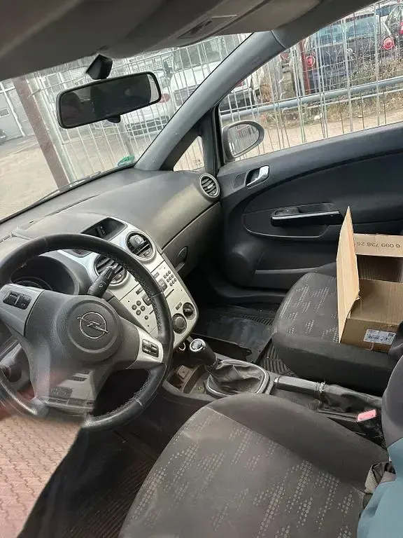Gebraucht Opel Corsa Satellite 86 PS (63 kW) 2011 Silber Kleinwagen