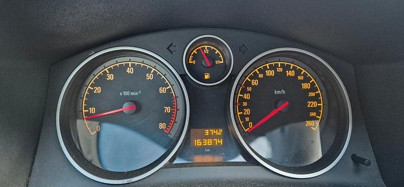 Gebraucht Opel Astra 105 PS (77 kW) 2007 Schwarz Limousine