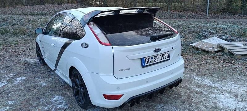 Gebraucht Ford Focus ST 280 PS (205 kW) 2008 Weiß Limousine