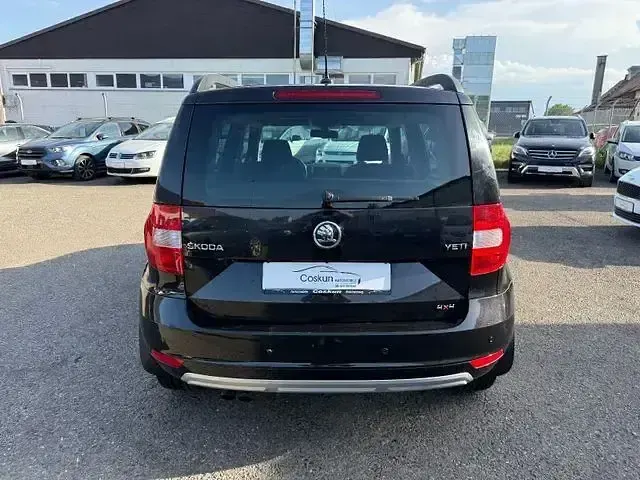 Gebraucht Skoda Yeti Elegance 140 PS (102 kW) 2015 Schwarz SUV