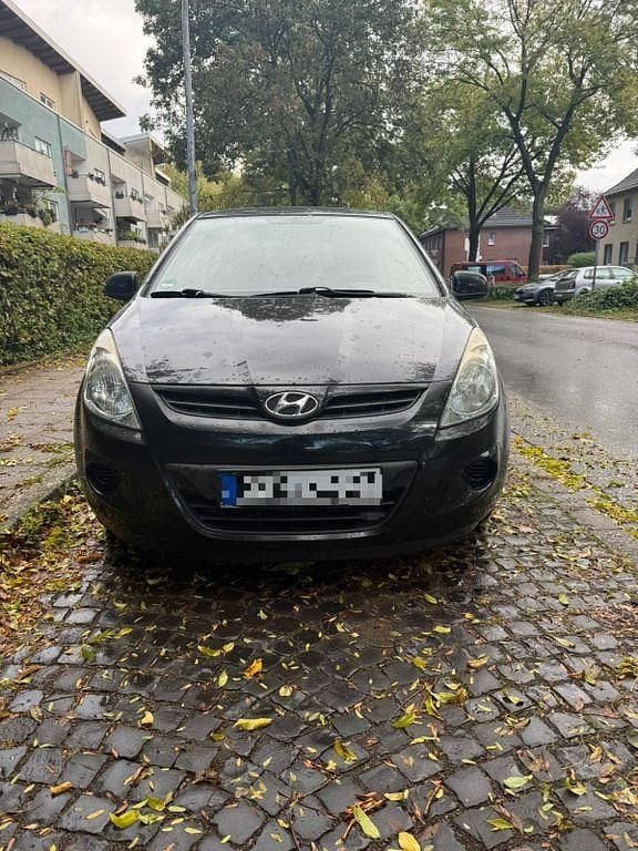 Schwarz Gebraucht 2011 Hyundai i20 Edition+ Limousine | 2.300 € (Fairer Preis) - Bild 1/4