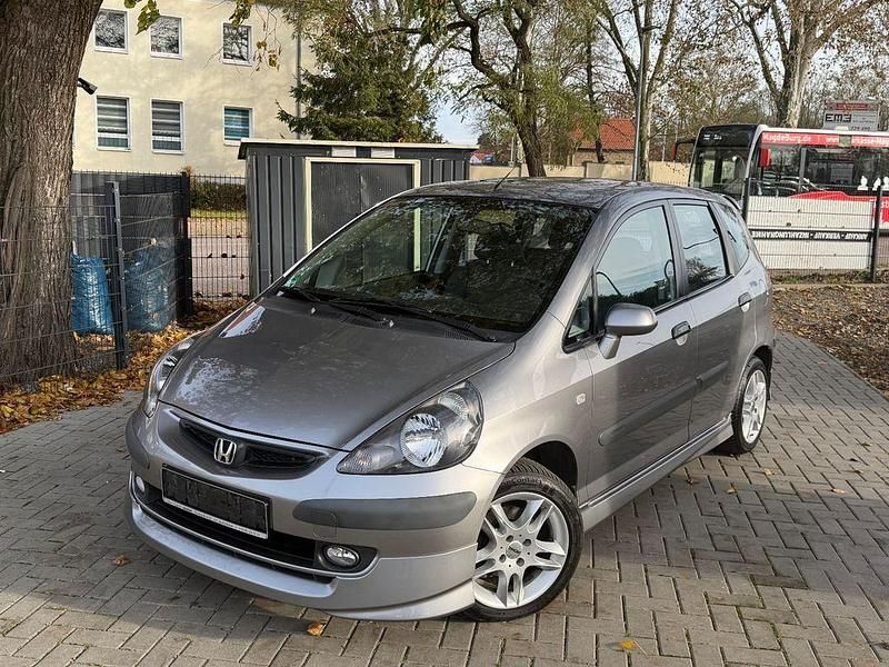 Grau Gebraucht 2004 Honda Jazz Kleinwagen | 2.950 € (Fairer Preis) - Bild 1/4