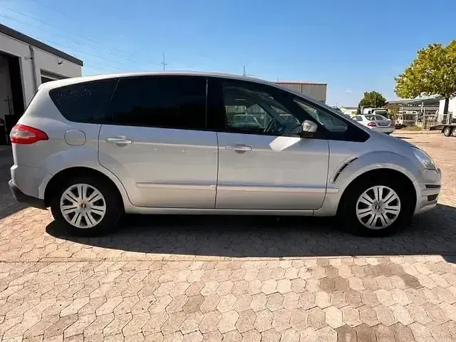 Używany Ford S-MAX Trend 170 KM (125 kW) 2012 Srebrny Minivan