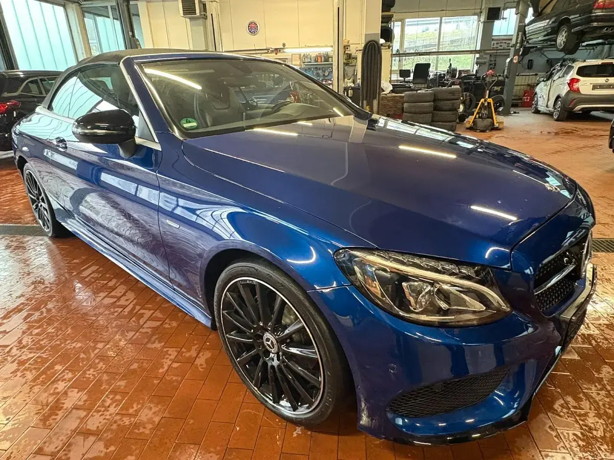 Gebraucht Mercedes C220 Edition 170 PS (125 kW) 2018 Blau Cabrio