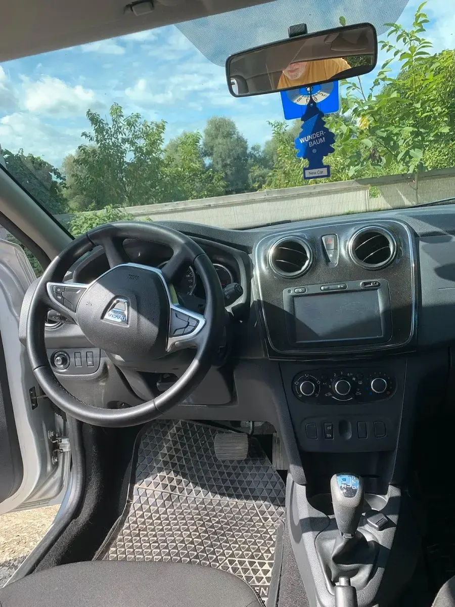 Gebraucht Dacia Logan 90 PS (66 kW) 2017 Silber Kombi