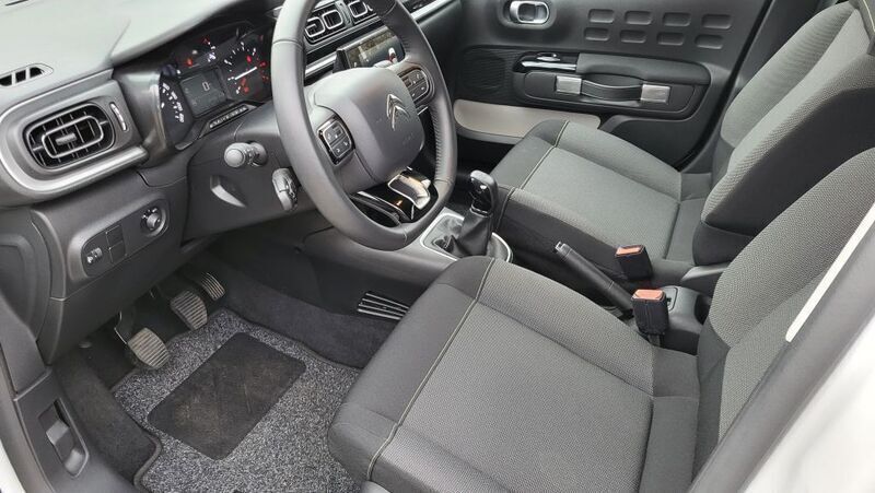 Używany Citroën C3 PureTech 83 KM (61 kW) 2022 Biały Hatchback