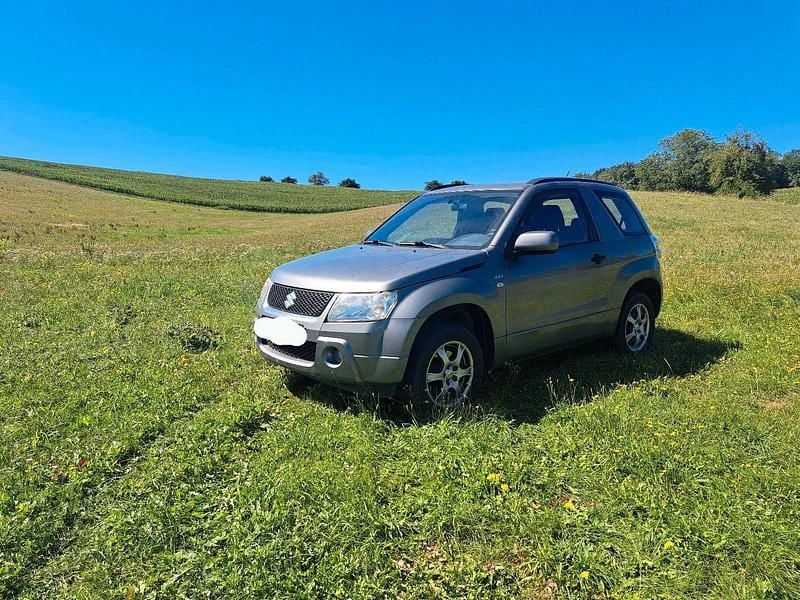 Grau Gebraucht 2006 Suzuki Grand Vitara SUV | 3.500 € (Guter Preis) - Bild 1/4