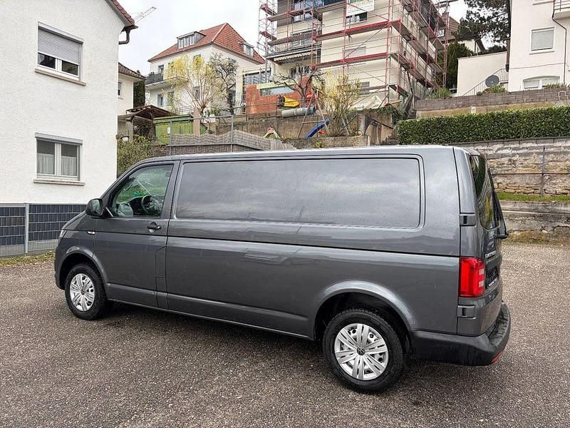 Gebraucht VW Transporter 150 PS (110 kW) 2020 Grau Van