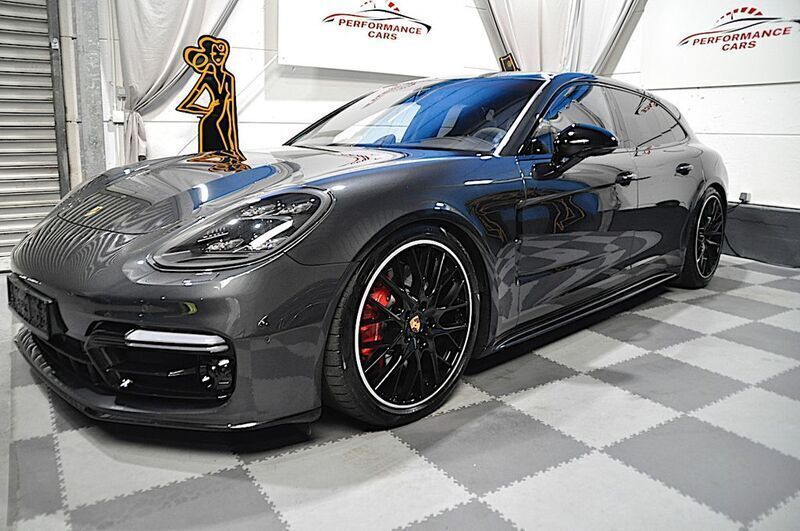 Grau Gebraucht 2019 Porsche Panamera GTS Sport Turismo Limousine | 69.999 € (Teuer) - Bild 1/4