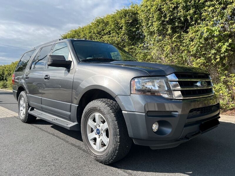 Grau Gebraucht 2015 Ford Expedition SUV | 29.990 € - Bild 1/4