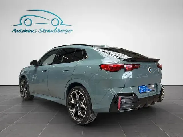 Gebraucht BMW X2 M Sport 163 PS (119 kW) 2024 Grünkeine angabe SUV