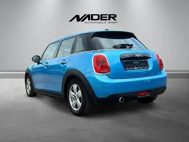 Używany Mini Cooper 136 KM (100 kW) 2018 Niebieski Hatchback