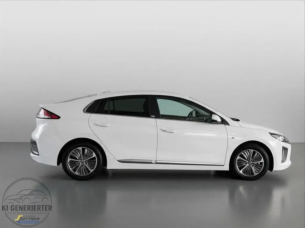 Gebraucht Hyundai Ioniq Premium 141 PS (103 kW) 2021 Weiß Kleinwagen