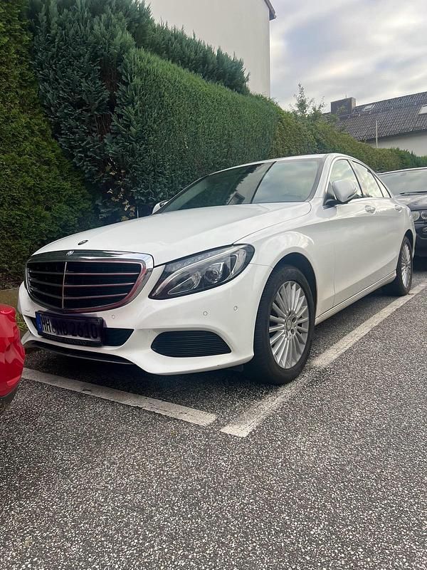Weiß Gebraucht 2015 Mercedes C180 Limousine | 14.500 € (Guter Preis) - Bild 1/4