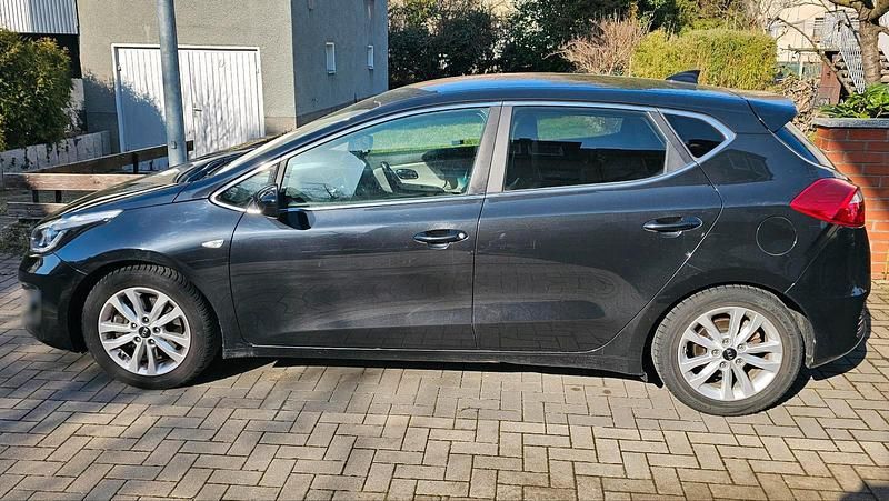 Gebraucht Kia Ceed 101 PS (74 kW) 2018 Schwarz Kleinwagen