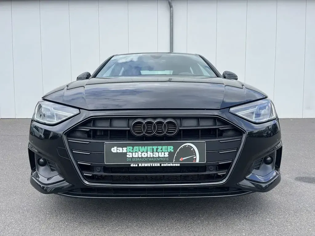 Gebraucht Audi A4 Ambiente 204 PS (150 kW) 2022 Mythosschwarz Limousine