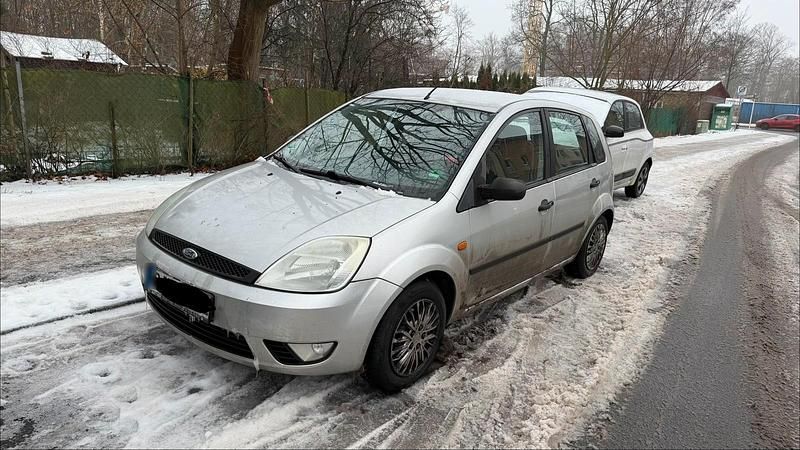 Gebraucht Ford Fiesta 80 PS (58 kW) 2002 Silber Kleinwagen
