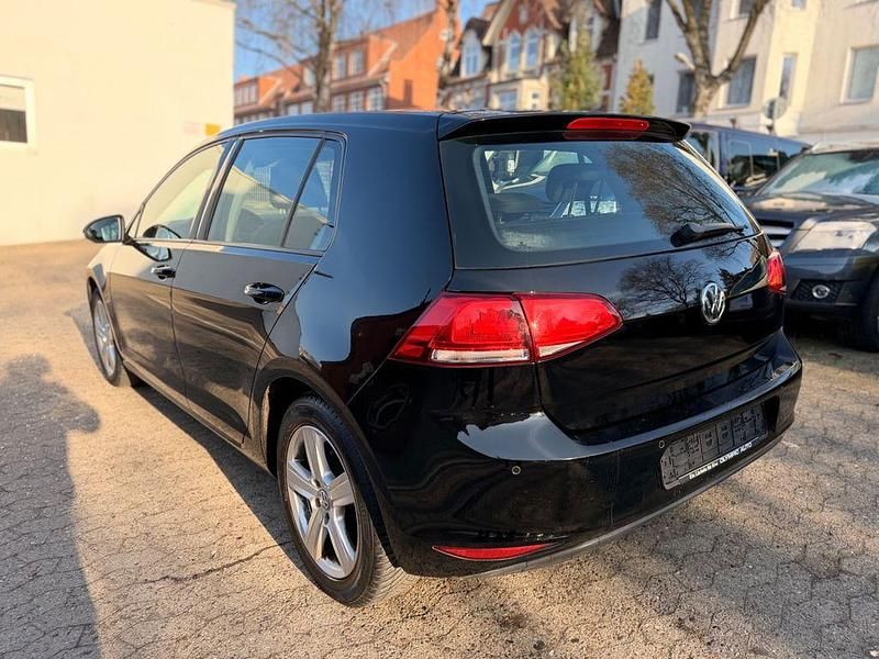 Second-hand VW Golf VII Trendline 86 CP (63 kW) 2014 Negru Berlinǎ
