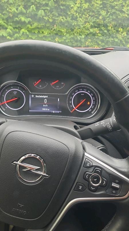 Rot Gebraucht 2015 Opel Insignia Kombi | 9.500 € (Fairer Preis) - Bild 1/4