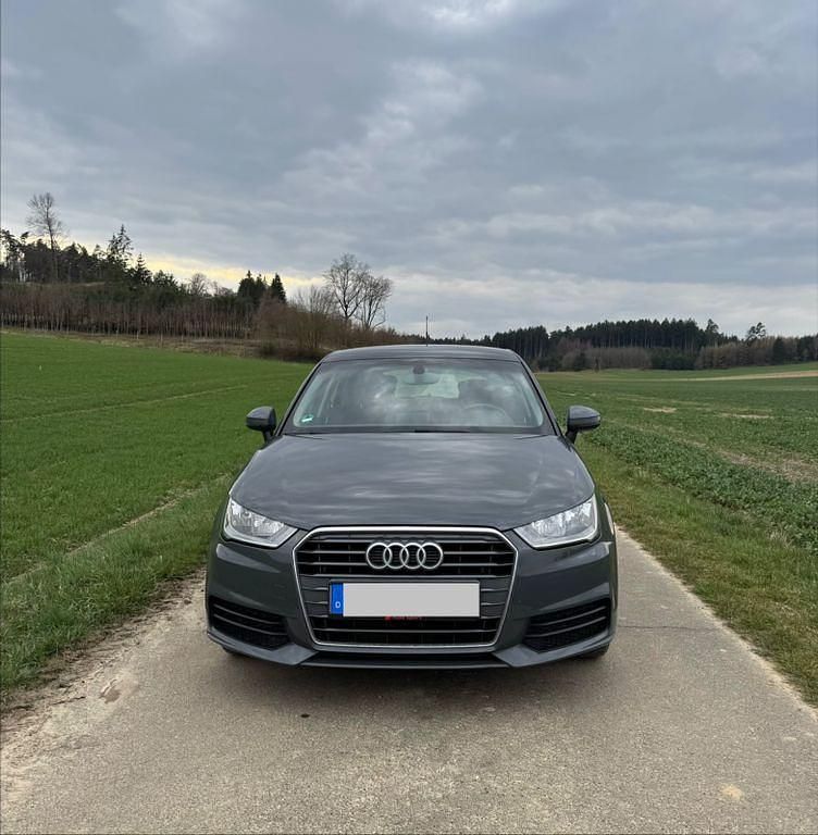 Gebraucht Audi A1 Sportback 95 PS (69 kW) 2016 Grau Kleinwagen