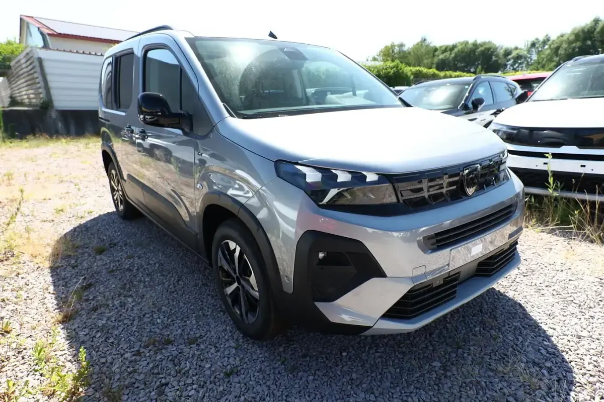 Neu Peugeot Rifter GT 131 PS (96 kW) 2026 Artense silber metallic Van / Kleinbus