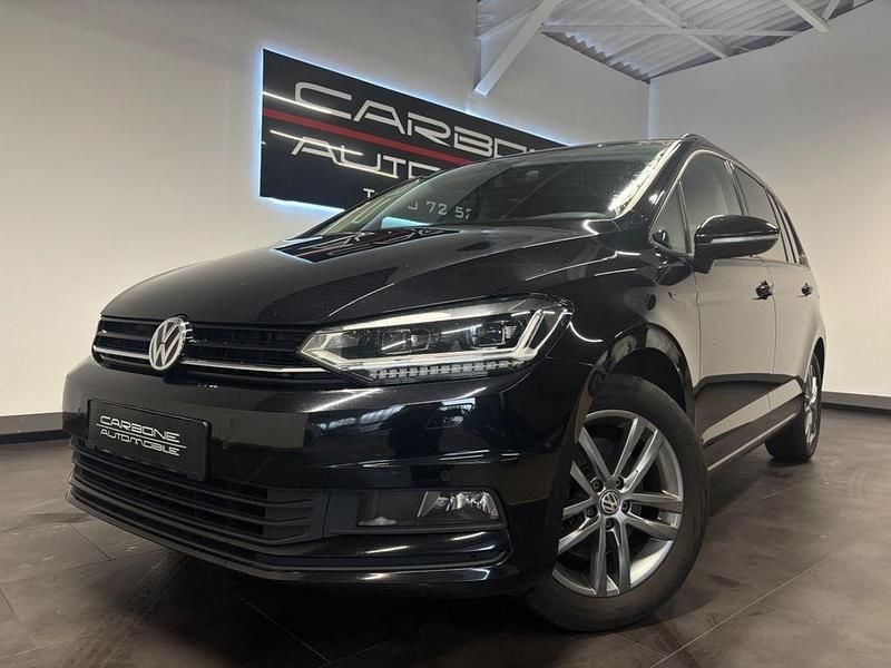 Schwarz Gebraucht 2020 VW Touran Highline Van / Kleinbus | 17.590 € (Guter Preis) - Bild 1/4