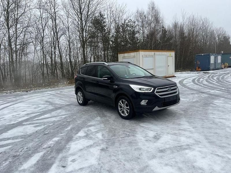 Gebraucht Ford Kuga Trend 150 PS (110 kW) 2018 Schwarz SUV