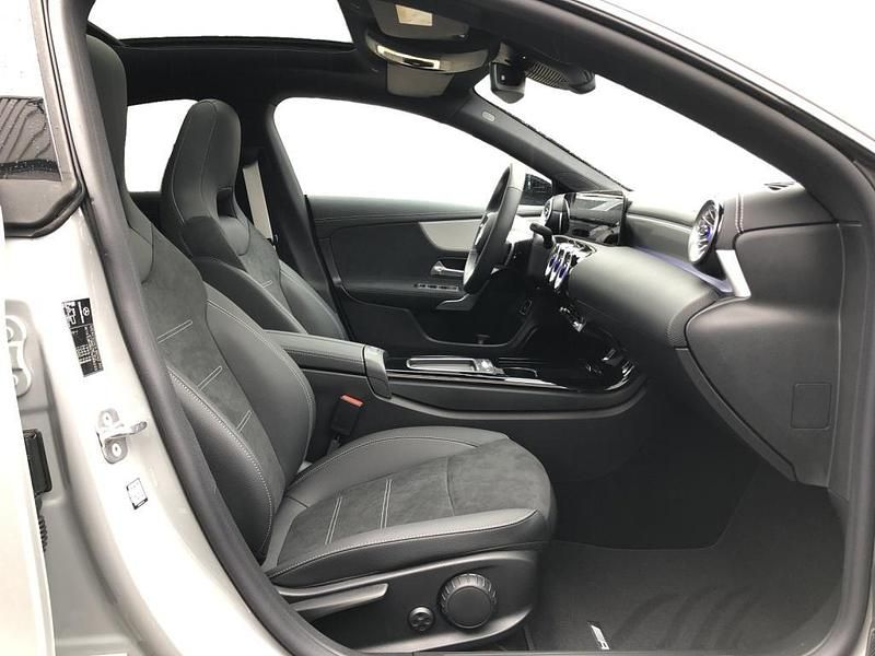 Gebraucht Mercedes CLA200 163 PS (119 kW) 2026 Manufaktur lack manufaktur alpingrau uni Coupé