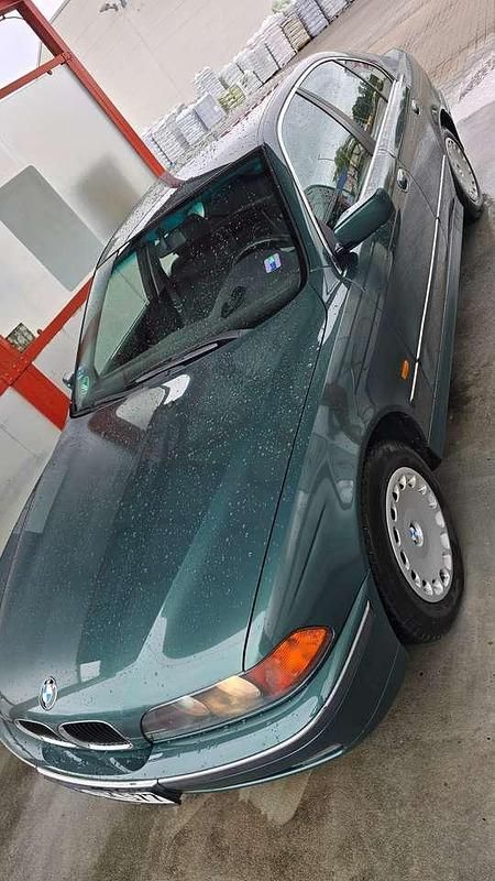 Grün Gebraucht 1997 BMW 520 Limousine | 2.499 € (Guter Preis) - Bild 1/4