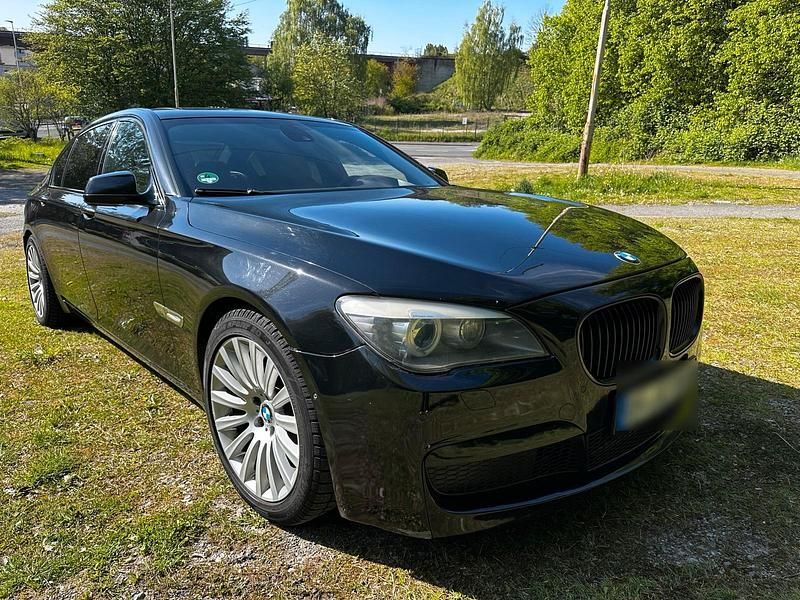 Second-hand BMW 730L 245 CP (180 kW) 2011 Negru Berlinǎ