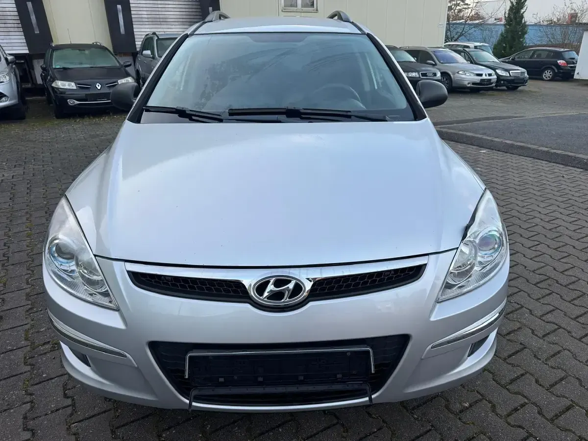 Gebraucht Hyundai i30 125 PS (91 kW) 2008 Silber Kombi