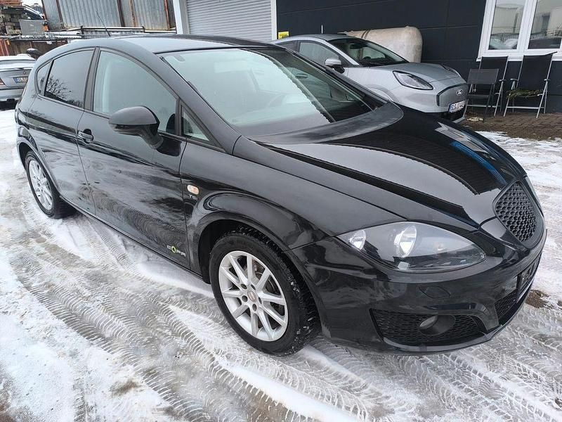 Schwarz Gebraucht 2011 Seat Leon Copa Limousine | 3.990 € (Fairer Preis) - Bild 1/4