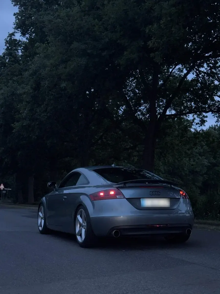 Gebraucht Audi TT Comfort 250 PS (183 kW) 2007 Grau Coupé