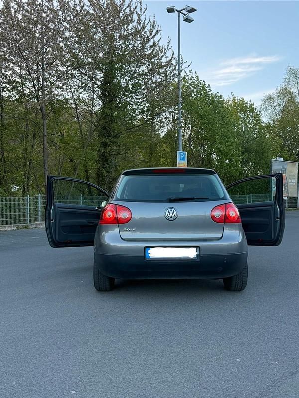 Gebraucht VW Golf 75 PS (55 kW) 2004 Silber Coupé