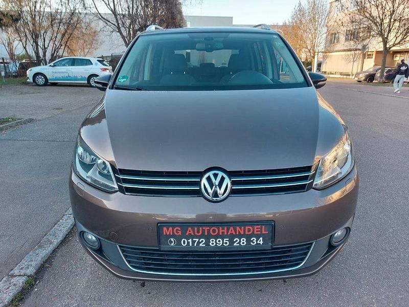 Gebraucht VW Touran Style 140 PS (102 kW) 2011 Braun Van / Kleinbus
