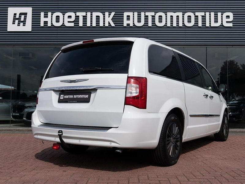 Gebraucht Chrysler Town & Country 287 PS (211 kW) 2014 Weiß Van / Kleinbus
