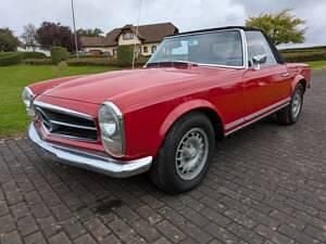 Rot Gebraucht 1967 Mercedes 250 Cabrio | 45.900 € - Bild 1/4