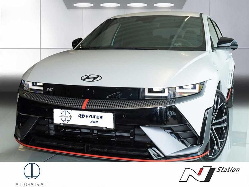 Weiß Gebraucht 2025 Hyundai Ioniq 5 SUV | 56.390 € (Guter Preis) - Bild 1/4