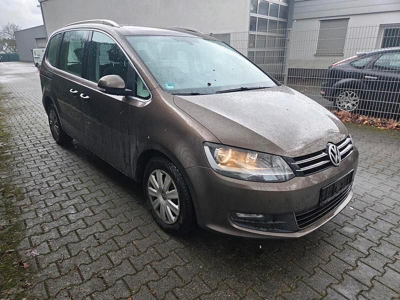 Gebraucht VW Sharan 140 PS (102 kW) 2012 Braun Van / Kleinbus