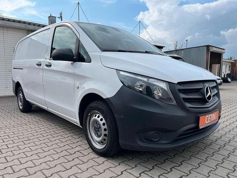 Weiß Gebraucht 2019 Mercedes Vito Van / Kleinbus | 14.490 € (Superpreis) - Bild 1/4