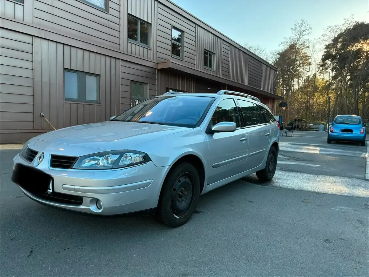 Gebraucht Renault Laguna II Exception 135 PS (99 kW) 2007 Silber Kombi